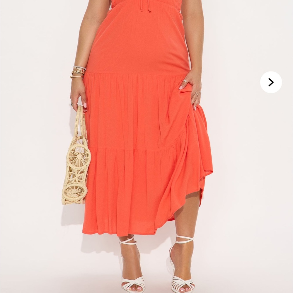 Keeley Tiered Midi Dress - Peach